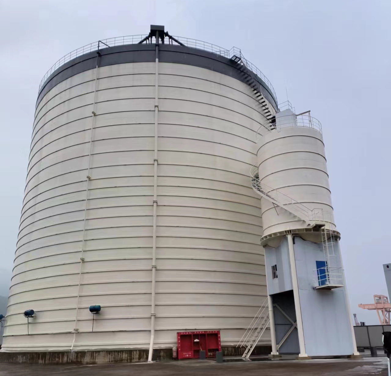 三角镇10万吨水泥钢板库